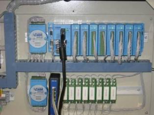 基于ADAM-5550的攪拌站前入式控制系統